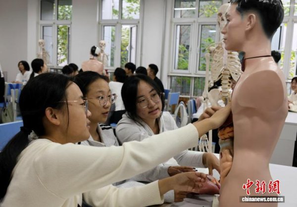 广升网 高校里的“带娃”人才是如何炼成的？